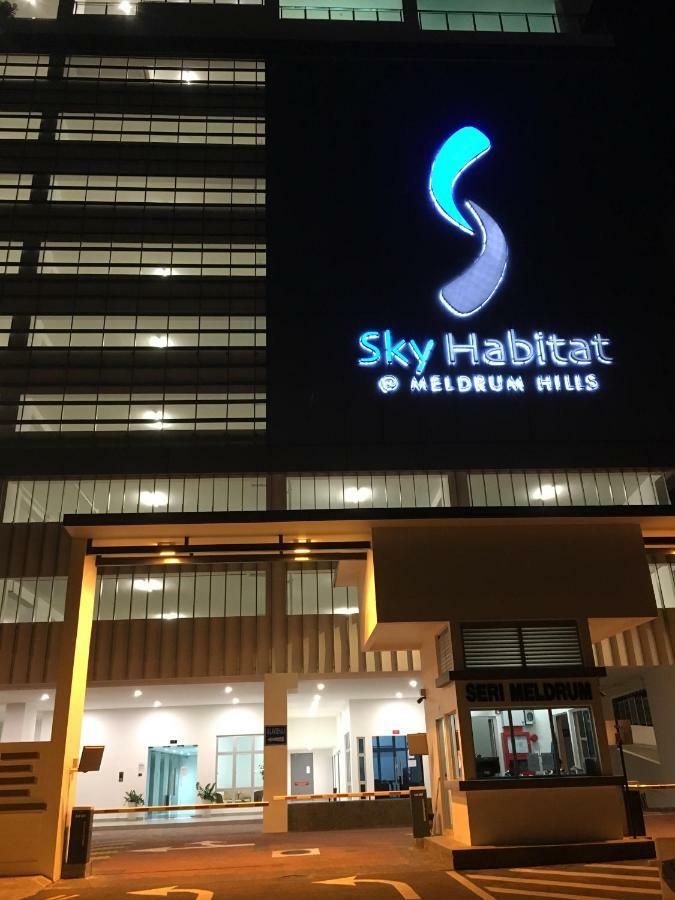 Sky Habitat Johor Bahru Exterior photo